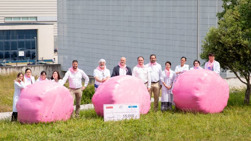 Enrubanne-le en rose