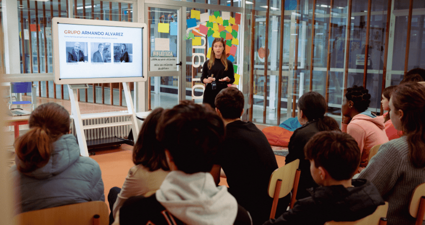 Vvisita Sagrados Corazones Empresa familiar en las aulas Sagrados Corazones